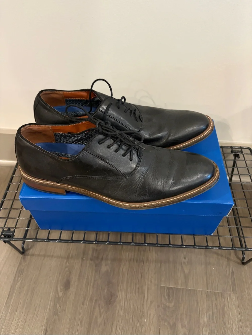 Vince Camuto smooth black